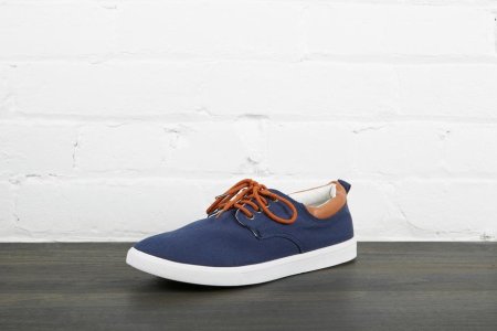 Navy blue skate shoes